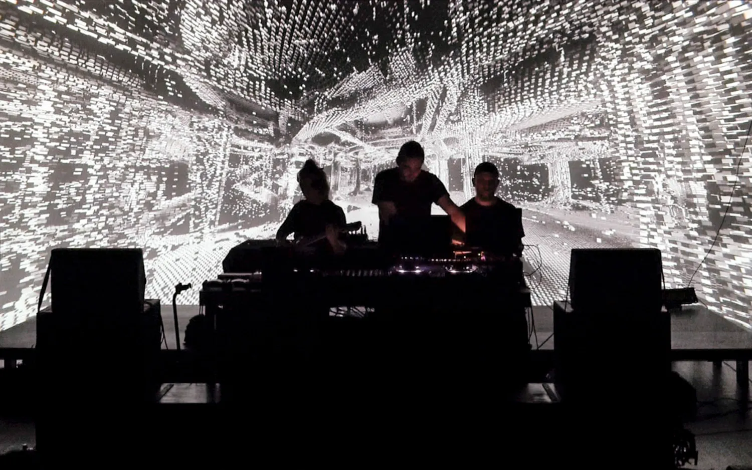Captures - Live A/V, by Structurals, for Echoes of Archs, 2025 (installation view 1)