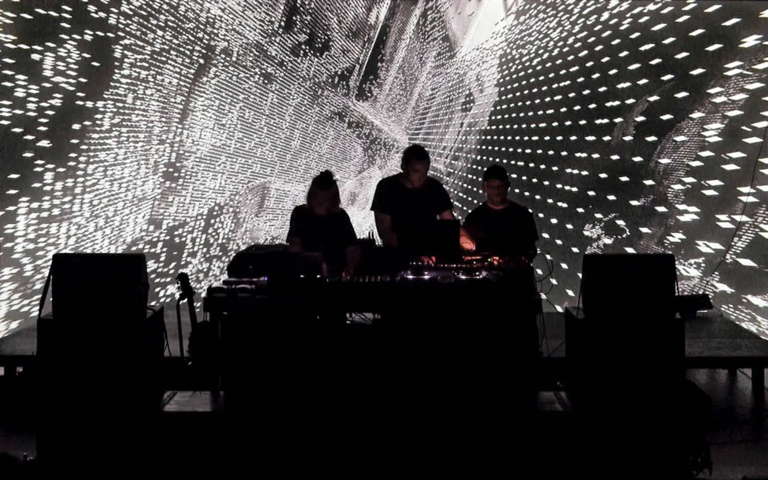 Captures - Live A/V, by Structurals, for Echoes of Archs, 2025 (installation view 18)