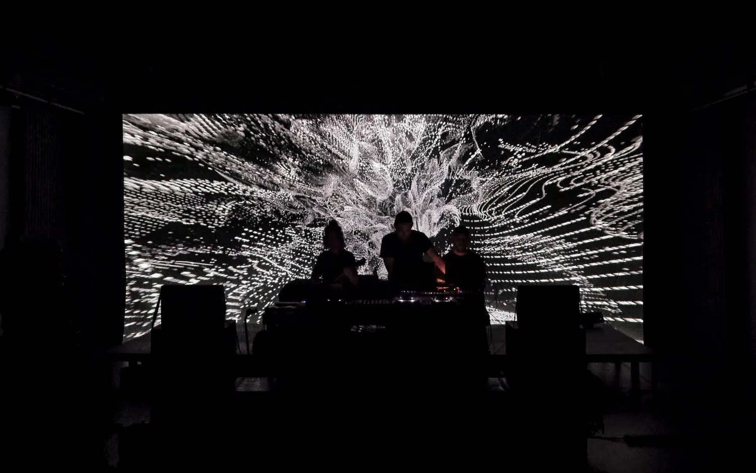 Captures - Live A/V, by Structurals, for Echoes of Archs, 2025 (installation view 10)