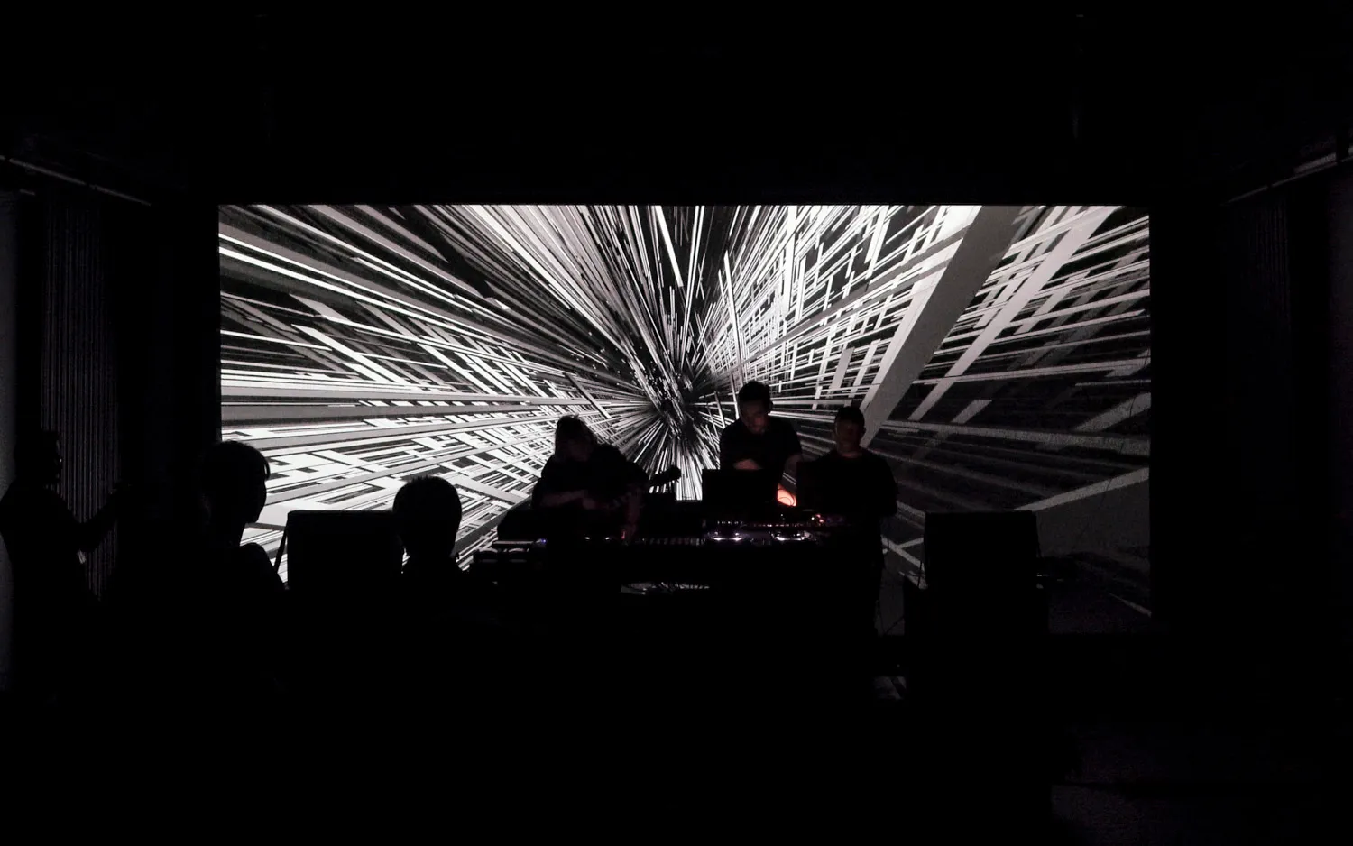 Captures - Live A/V, by Structurals, for Echoes of Archs, 2025 (installation view 2)