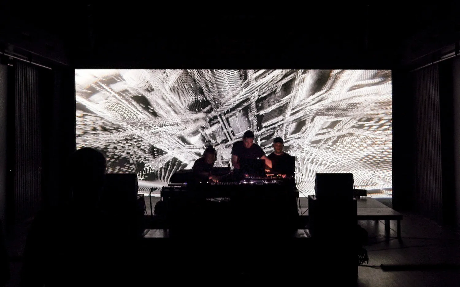 Captures - Live A/V, by Structurals, for Echoes of Archs, 2025 (installation view 8)