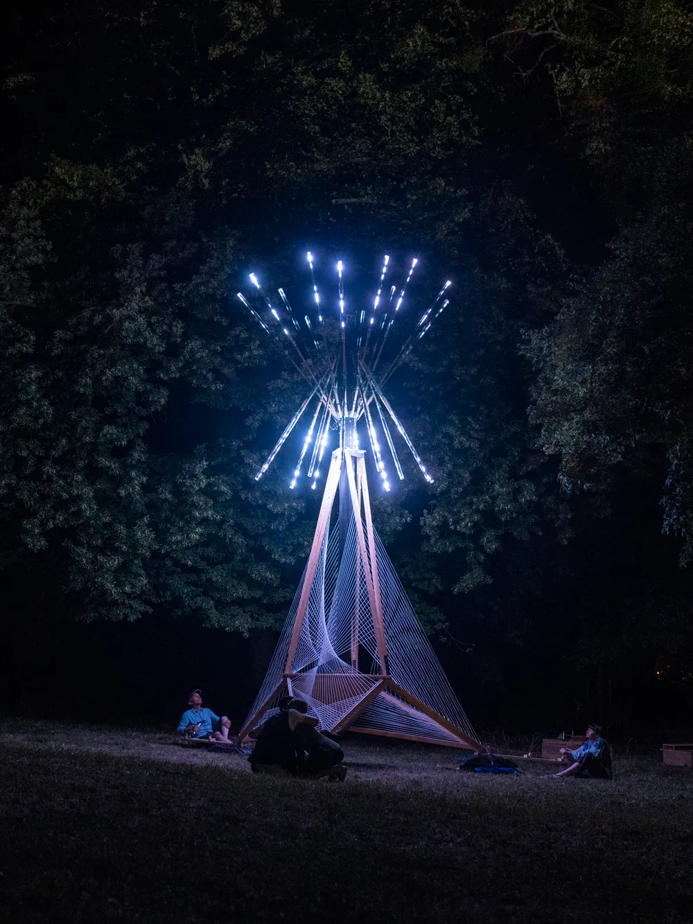 Pissenlight, by Structurals, for BIG Biennale / Grottes Foraines, 2023 (installation view 1)